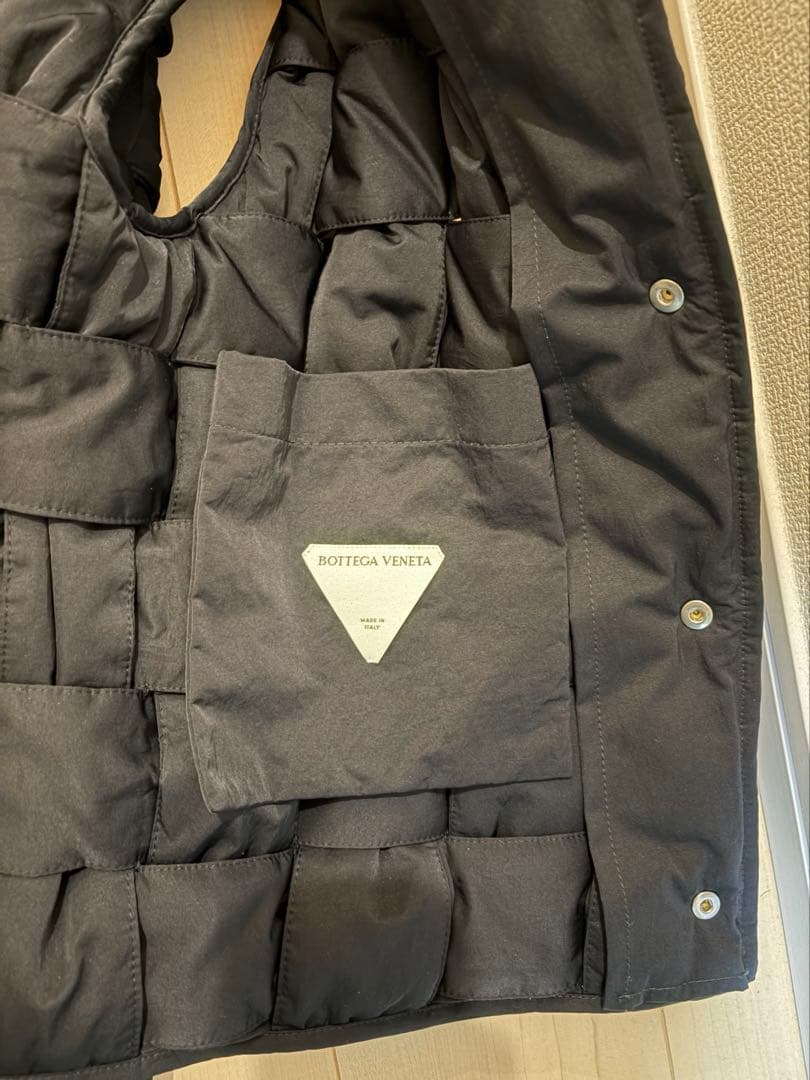 BOTTEGA VENETA イントレチャートナイロンダウンベスト
