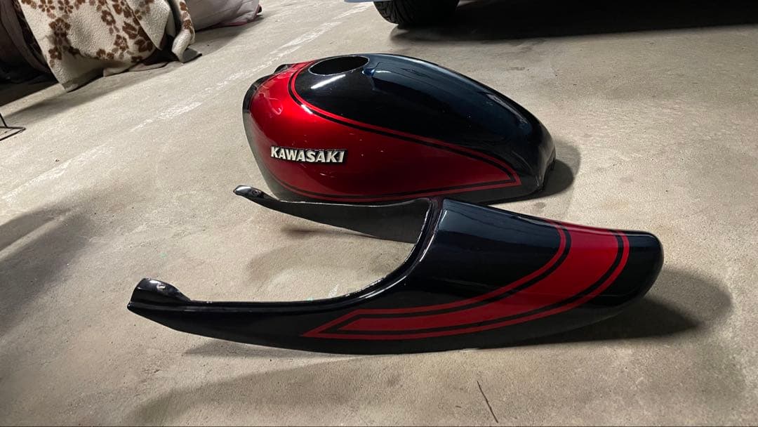 ゼファー　外装　タンクカバー　z2仕様