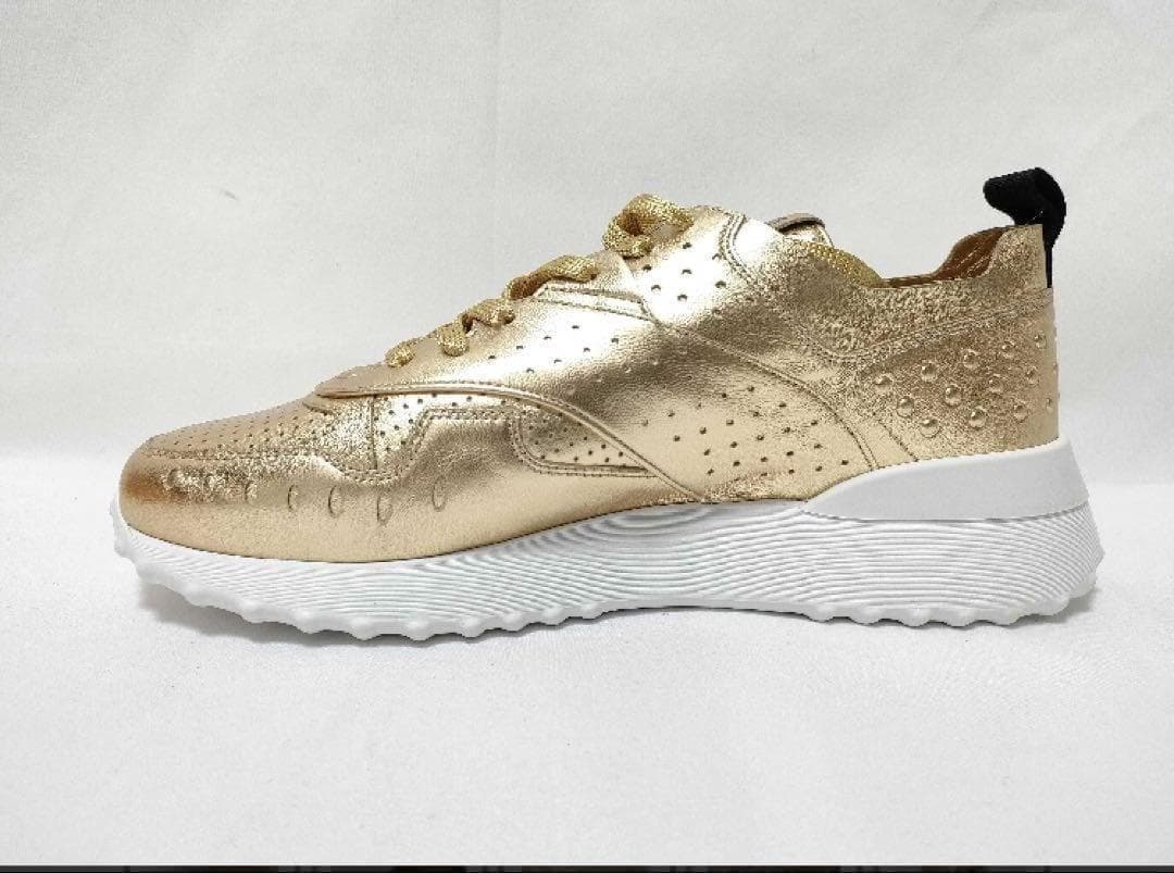 ★未使用・試着程度★トッズ　スニーカー　メタリックゴールド　パンチング　レザー