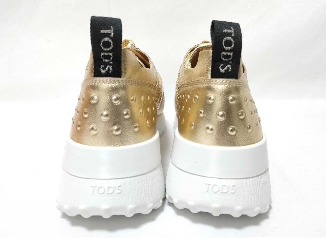 ★未使用・試着程度★トッズ　スニーカー　メタリックゴールド　パンチング　レザー