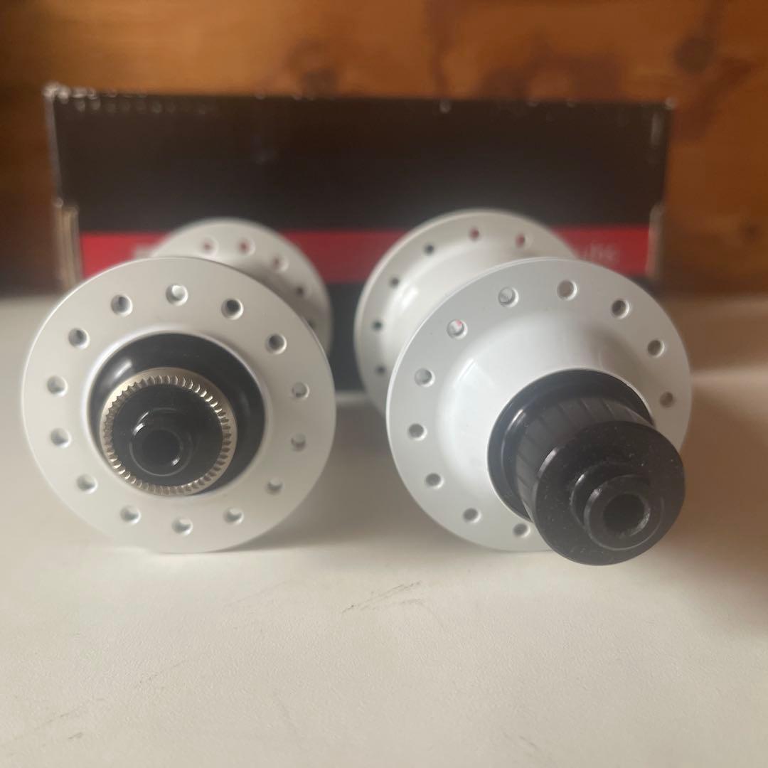 未使用 DT SWISS カーボンセラミックハブ 28H ロード シマノ11S