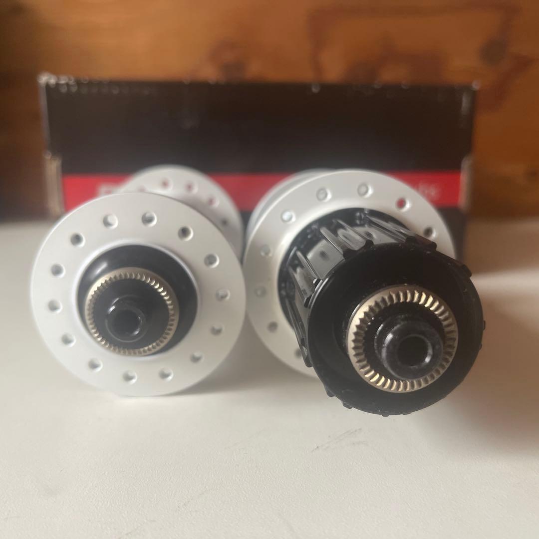 未使用 DT SWISS カーボンセラミックハブ 28H ロード シマノ11S