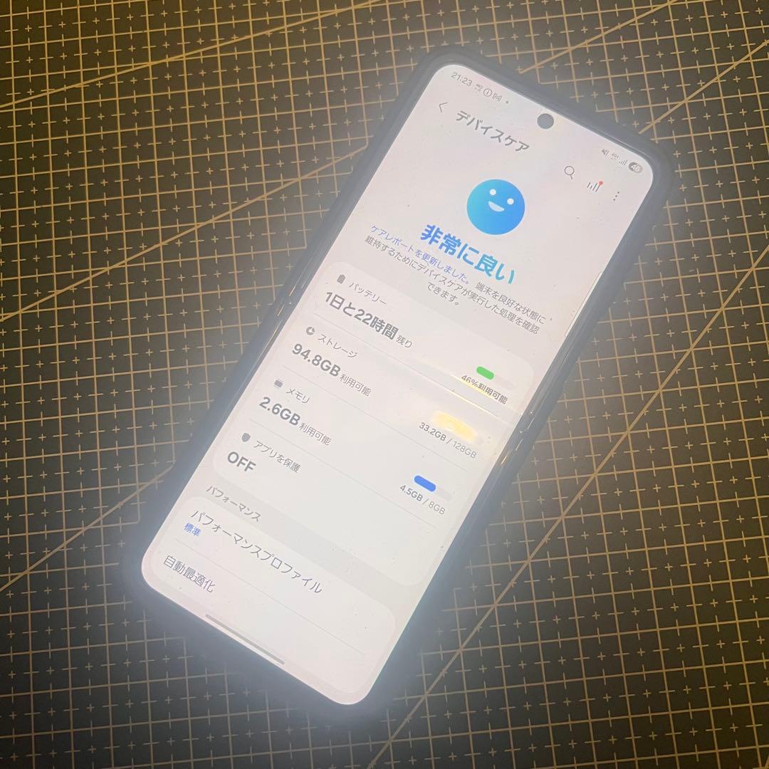かなり綺麗　Samsung Galaxy Z Flip4 国内版sc-54c 紫