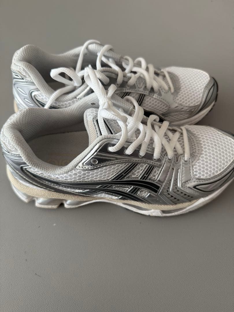 アシックス スニーカー ゲルカヤノ 厚底 靴 白シルバー