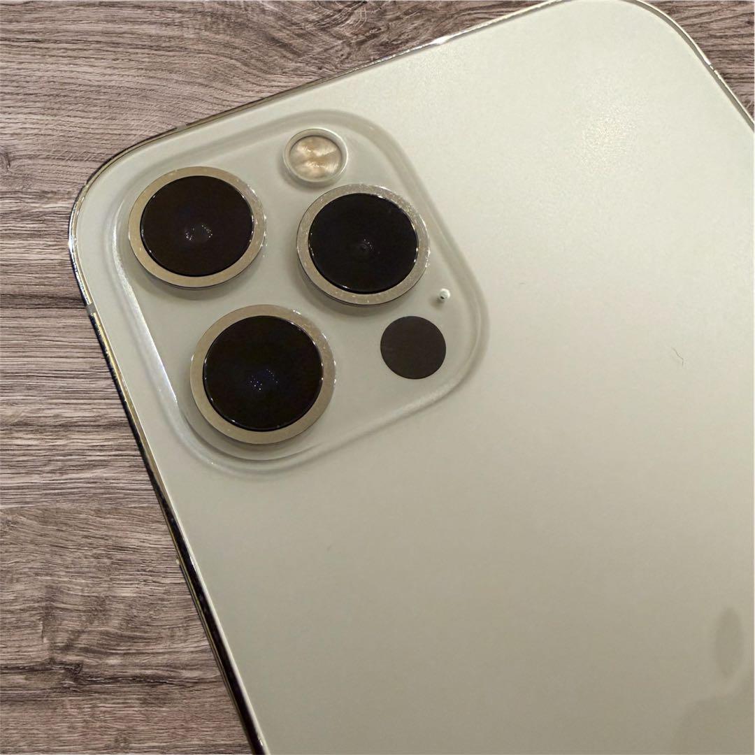 【‎送料無料】iPhone12 Pro シルバー 256GB