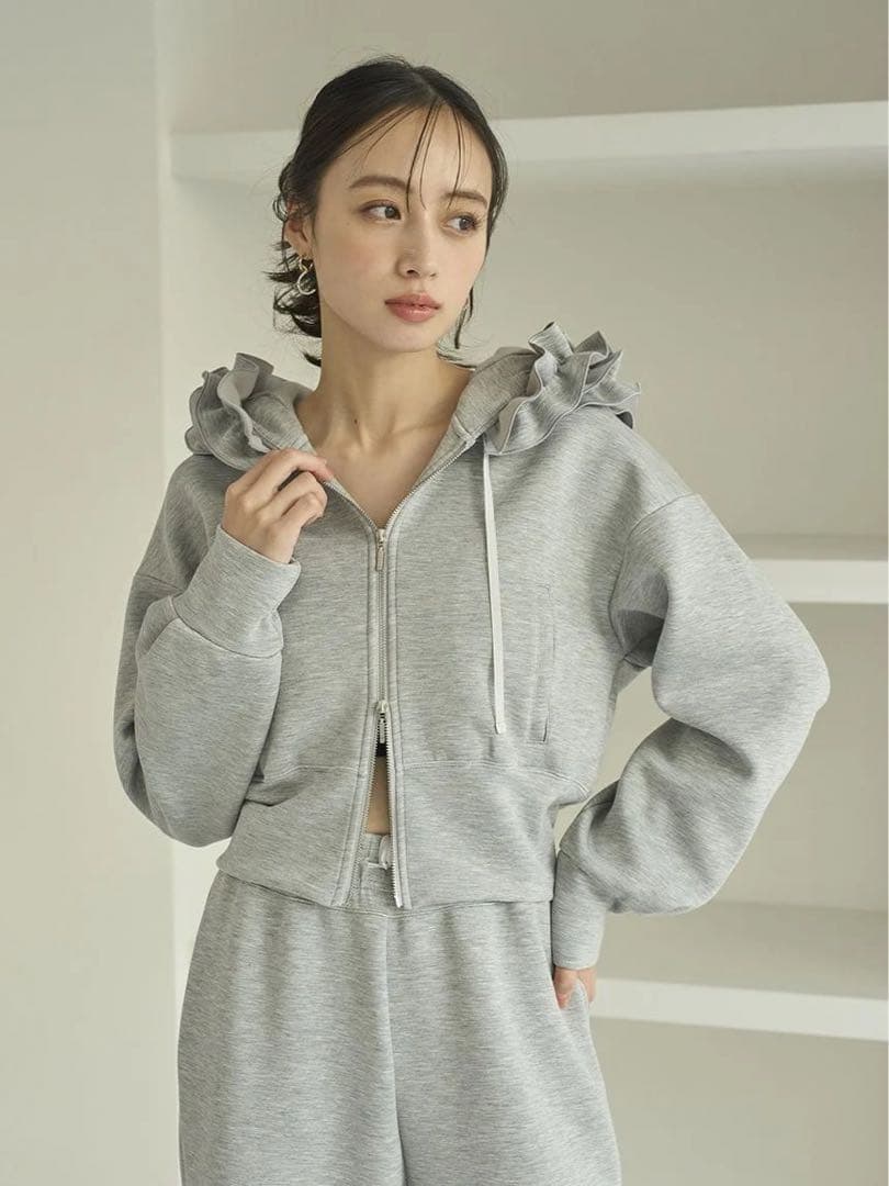 SNIDEL❤️新品未使用❤️フリルショートジップパーカー❤️グレー新作グレー完売