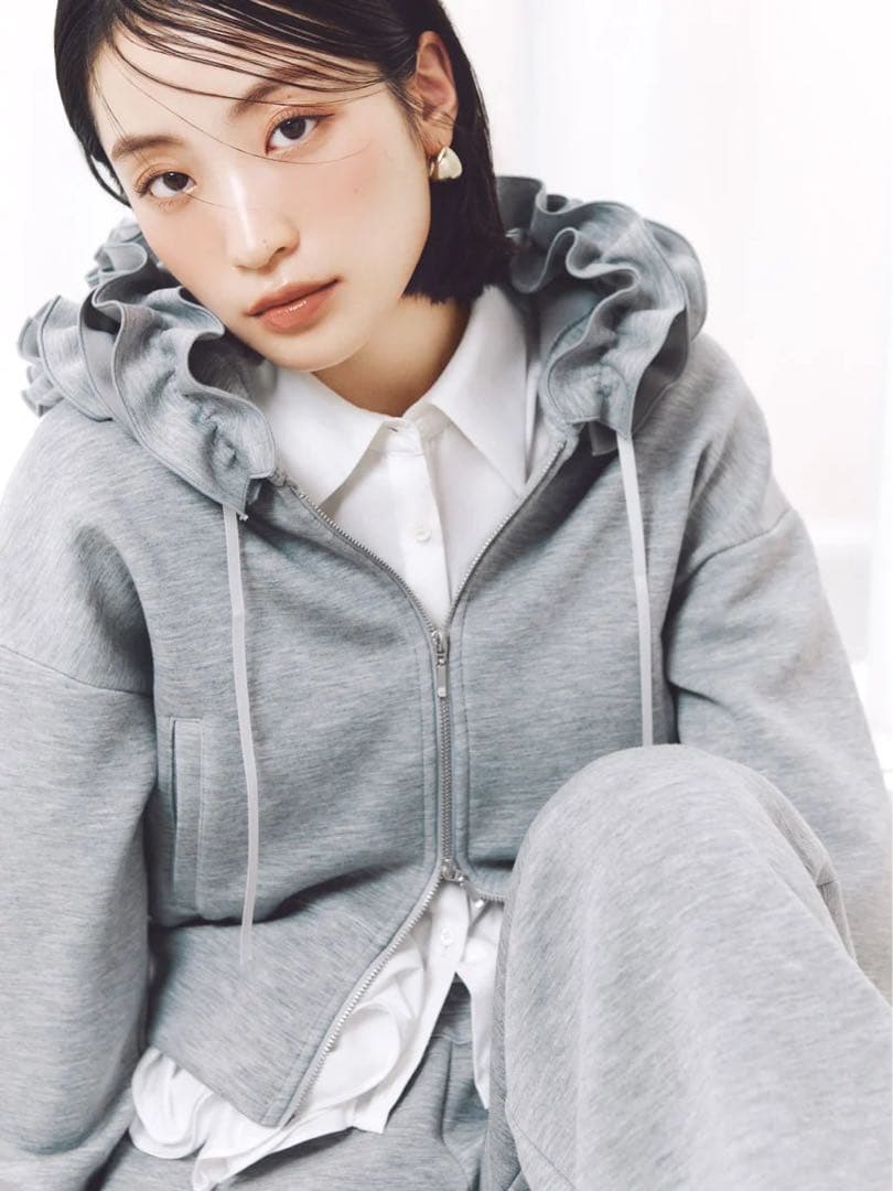 SNIDEL❤️新品未使用❤️フリルショートジップパーカー❤️グレー新作グレー完売