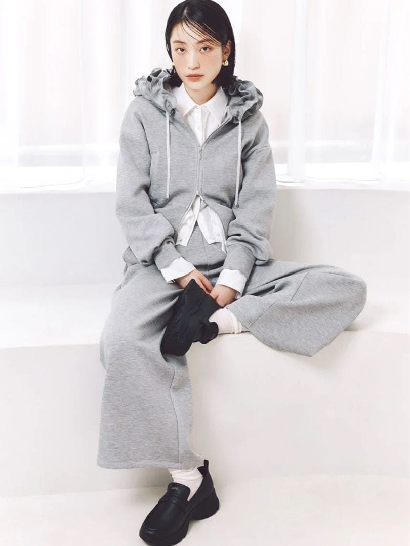 SNIDEL❤️新品未使用❤️フリルショートジップパーカー❤️グレー新作グレー完売