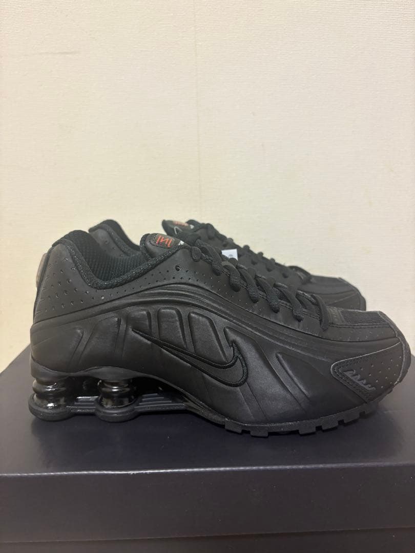 靴 Nike Shox r4 women's black