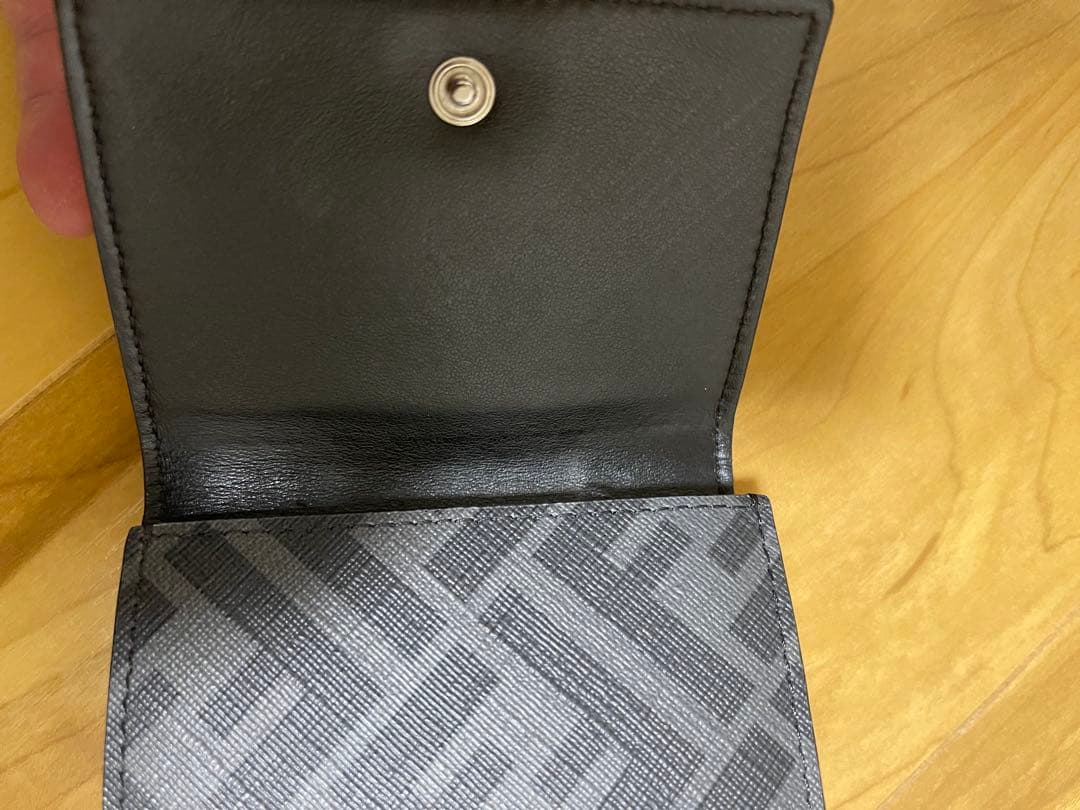 FENDI/フェンディ/三つ折り財布/黒・イエロー/ロゴデザイン/ダイアゴナル