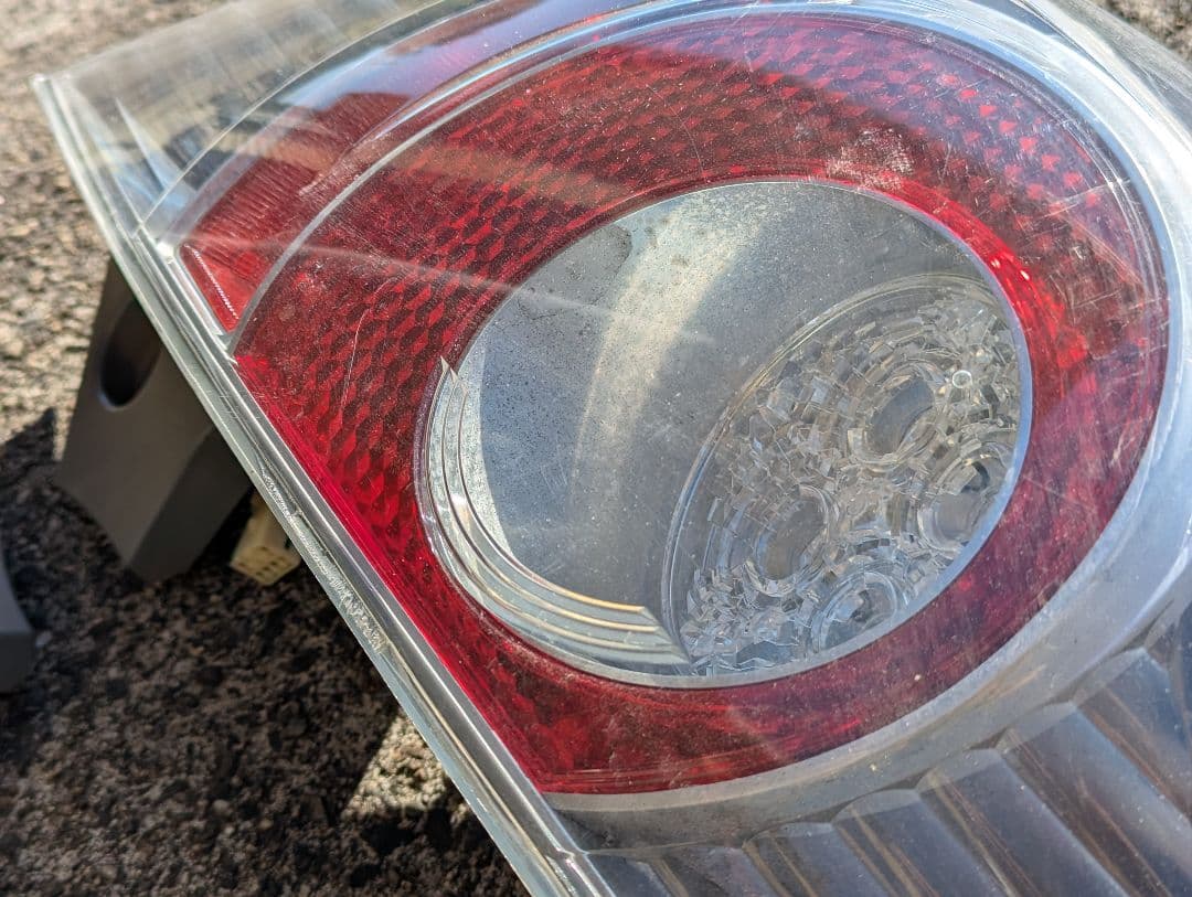 アクアNHP10 初期型テールライト 右のみ