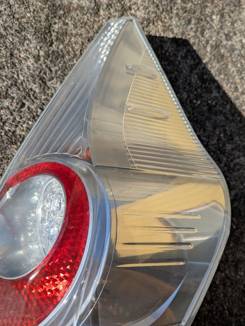 アクアNHP10 初期型テールライト 右のみ