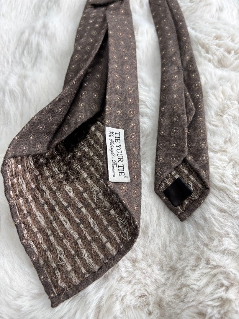 Tie your tieブラウン ウールセッテピェゲ