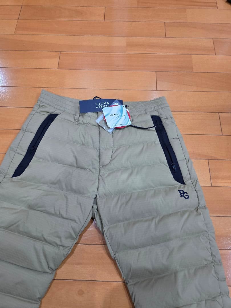 値引きです。パーリーゲイツ　ダウンパンツ ベージュ　新品未使用品