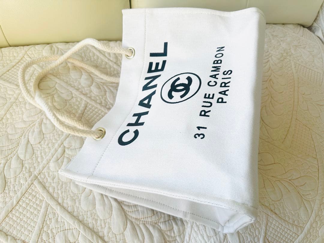 CHANELノベルティ☆肩掛けトートバッグ新品未使用品キャンバス白