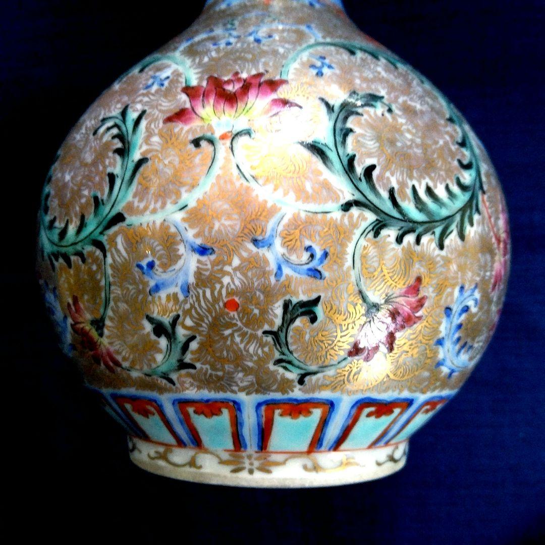 中国美術　大清乾隆年製　陶磁器　花瓶　花器　壺　花柄装飾　箱付き