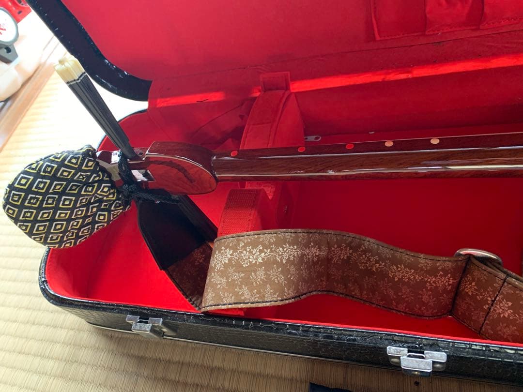 高級琉球三味線　三線 ヘビ皮製 ケース付き