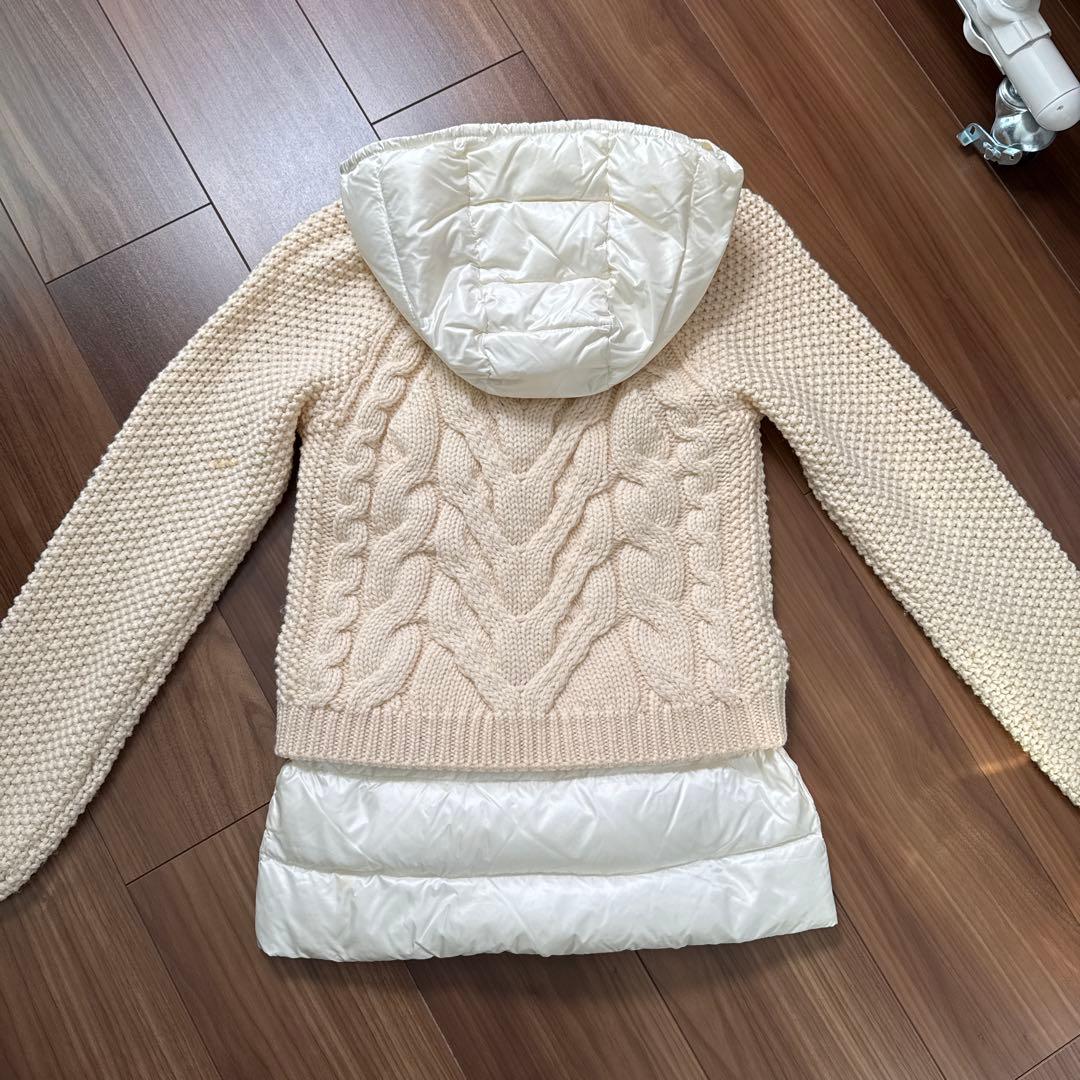 えむ　MONCLER フード付きダウンジャケット アイボリー