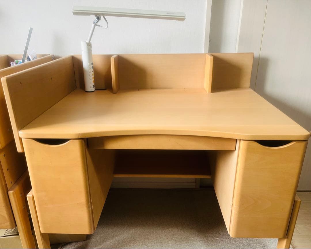 カリモク x ベネッセ 学びデスク まん中タイプ100