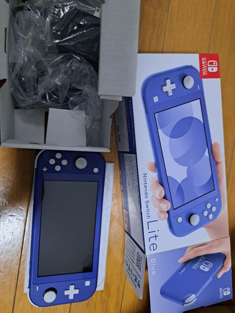 Nintendo Switch Lite 3色セット