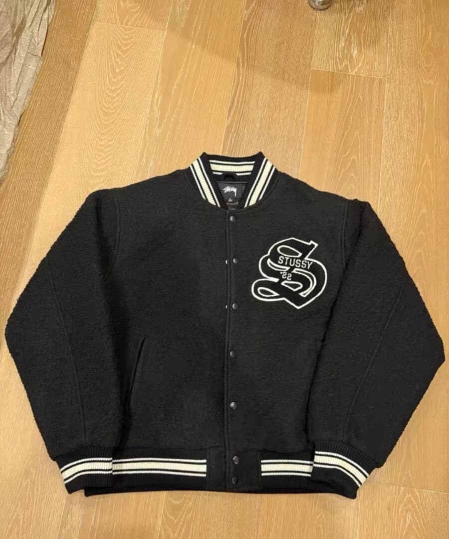 美品STUSSY ブラック スタジャン男女兼用 M