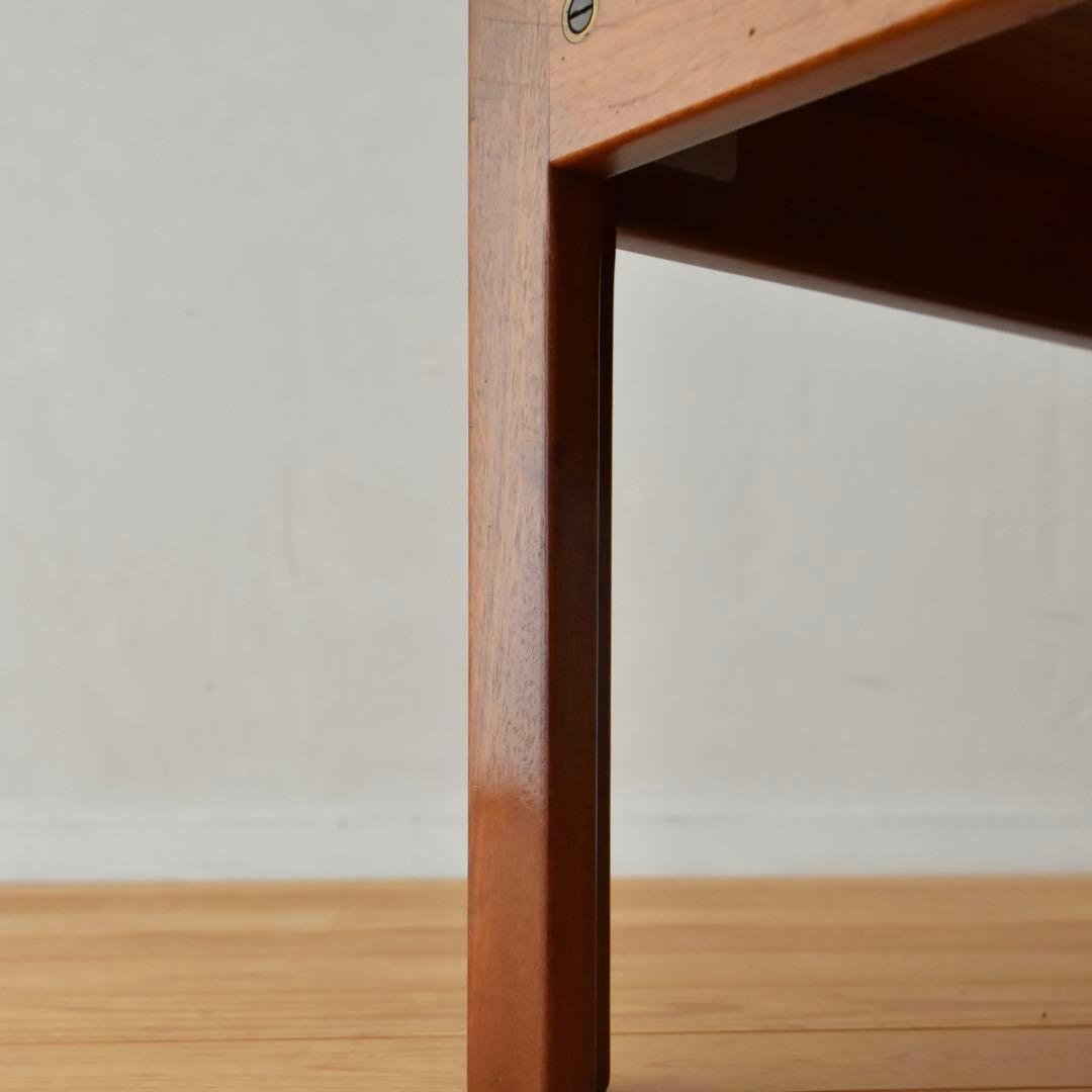 デンマーク　CFC Silkeborg Illum Wilkkeso テーブル