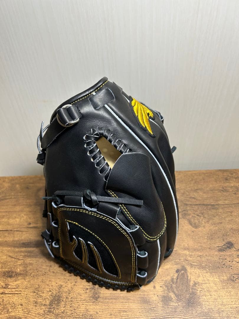 定価63,800円　ジュニュイン Genuine 硬式投手用グラブ（新品）