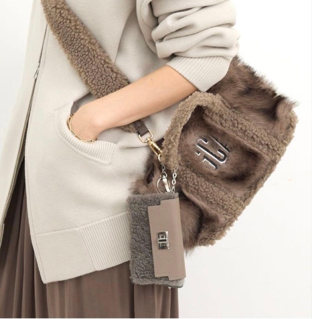 アパルトモン GOOD GRIEF! BOA COMPACT CASE