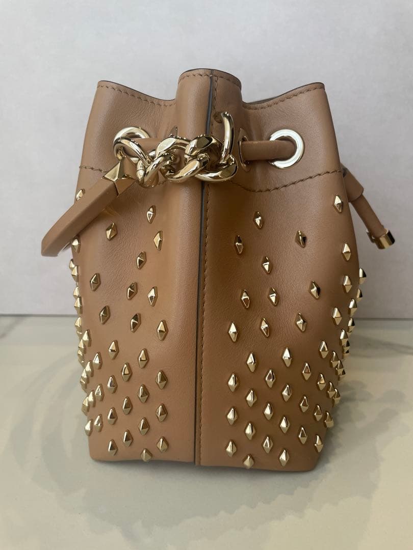 Jimmy Choo ボンボンスタッズ付きバケットバッグほぼ未使用