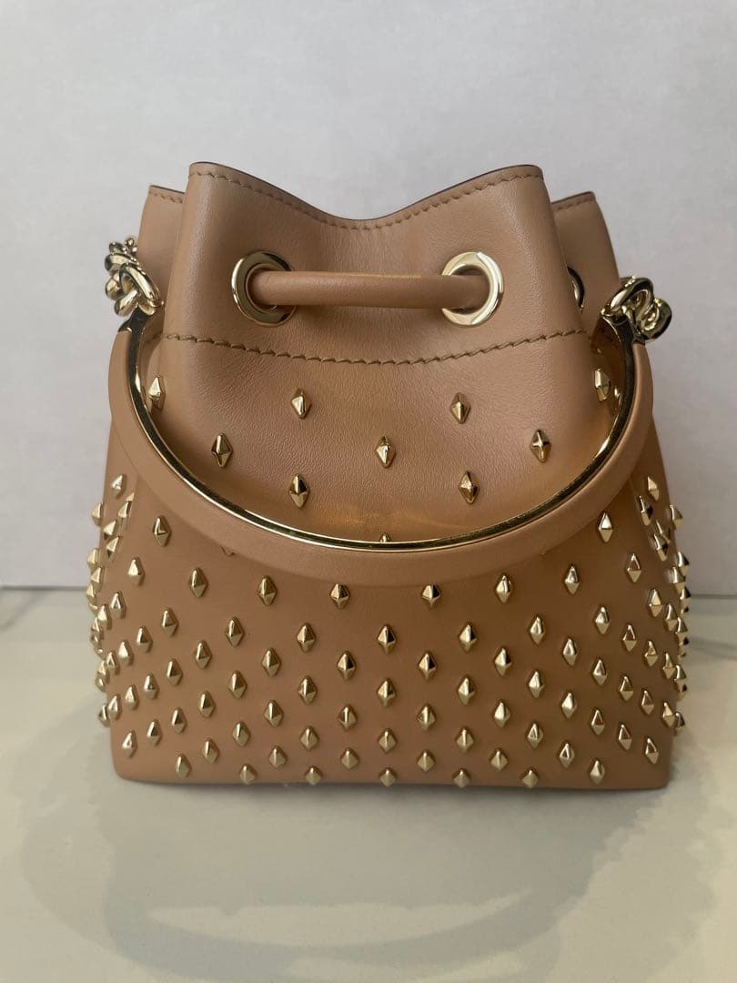 Jimmy Choo ボンボンスタッズ付きバケットバッグほぼ未使用