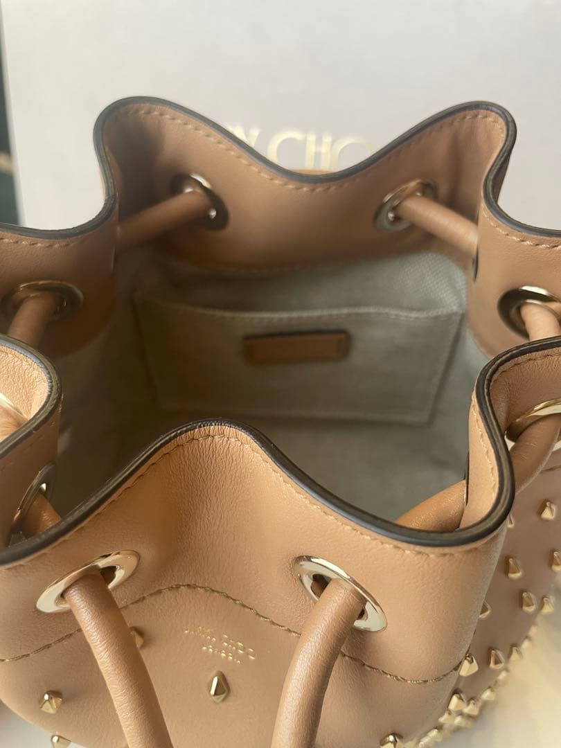 Jimmy Choo ボンボンスタッズ付きバケットバッグほぼ未使用