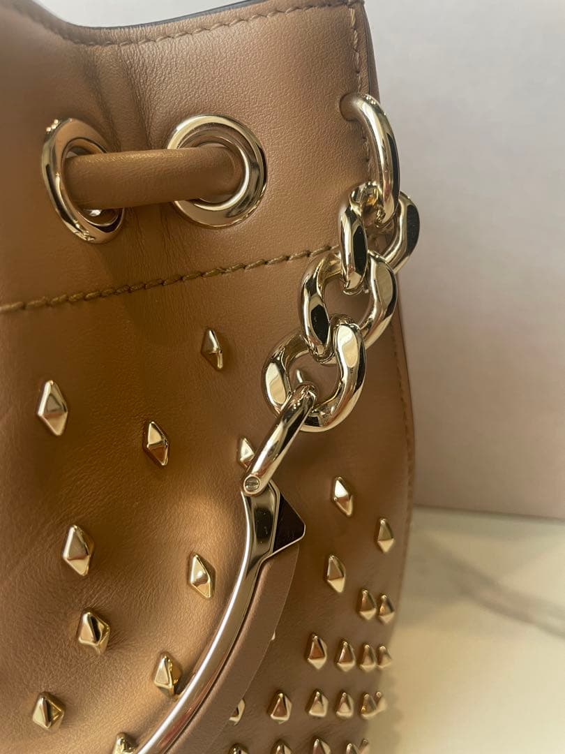 Jimmy Choo ボンボンスタッズ付きバケットバッグほぼ未使用