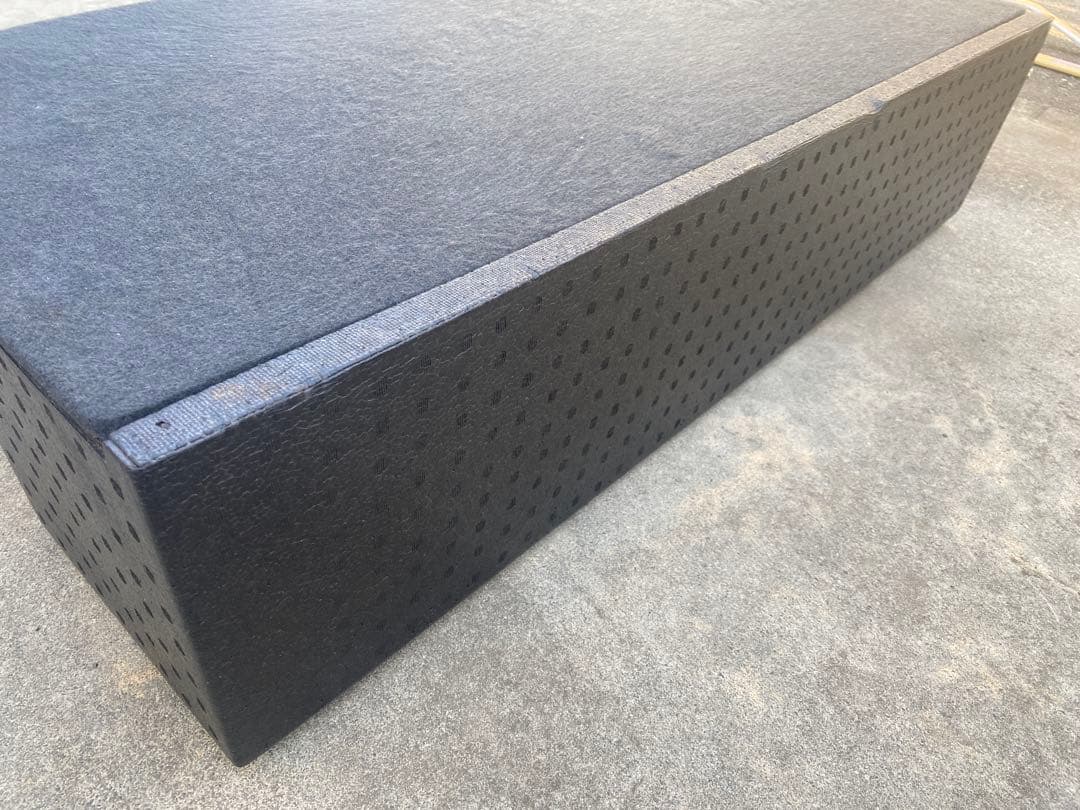 Z12キューブ　ラゲッジアンダーボックス