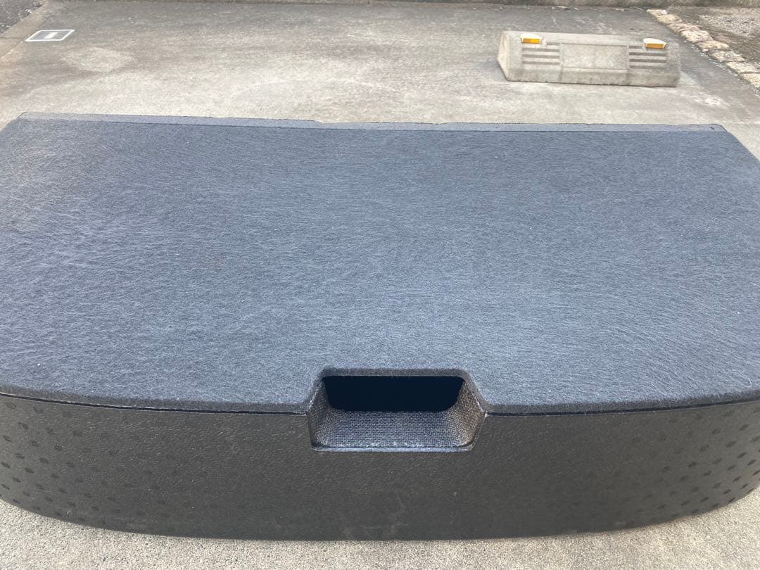 Z12キューブ　ラゲッジアンダーボックス