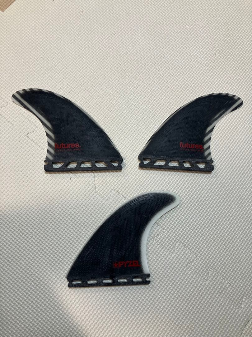 パイゼル　PYZEL フューチャー　フィン　futures Mサイズ