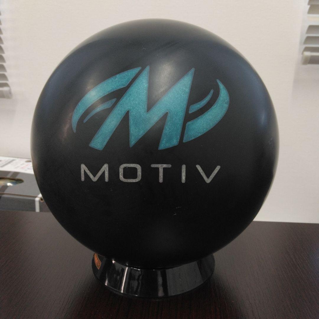 MOTIV Jackal ボウリングボール 黒 3穴