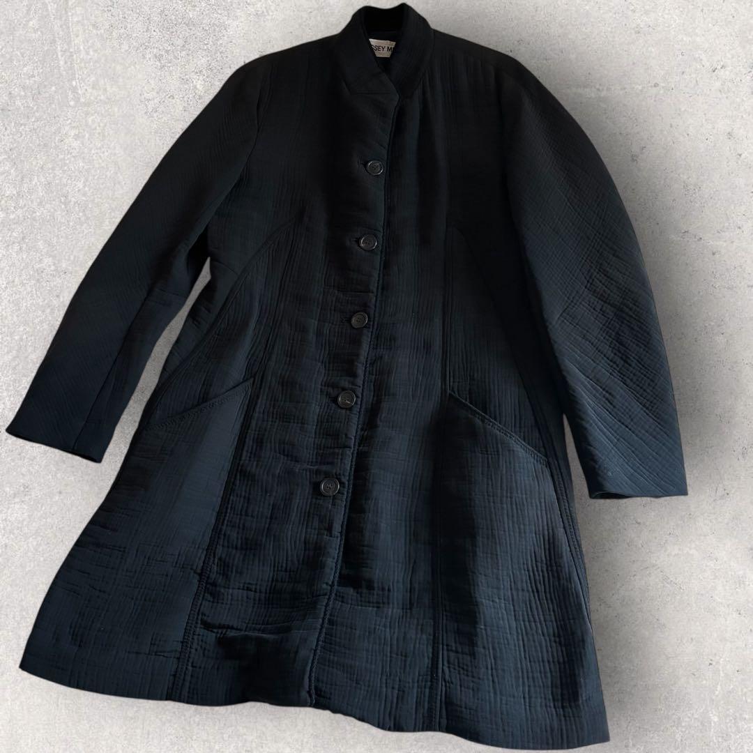 ISSEY MIYAKE イッセイミヤケ 立体裁断コート ブラック