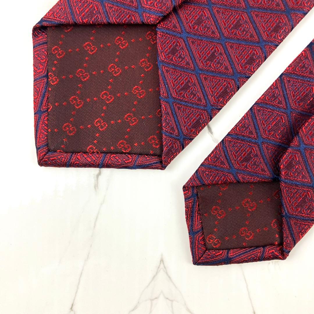 未使用品　グッチ　ネクタイ　ロゴ総柄　ダイヤモンドパターン　ボルドー