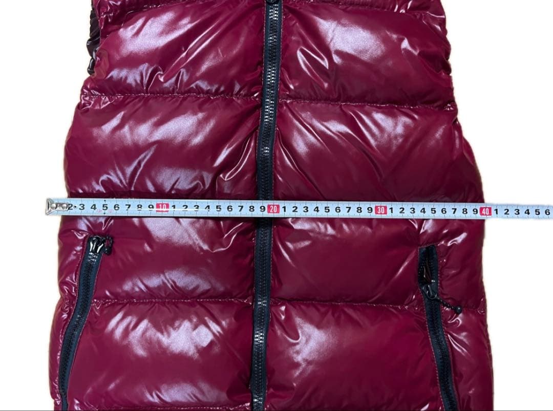 【美品・未使用に近い】DUVETICA ダウンベスト　レディース（size38）