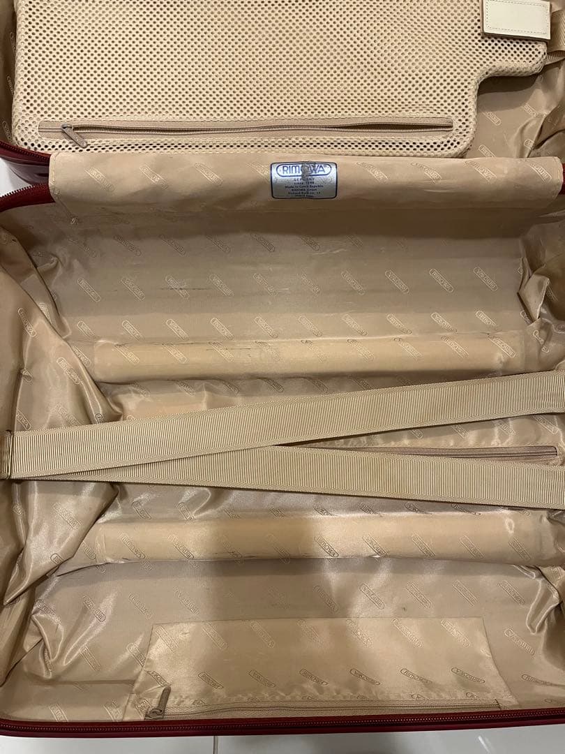 リモワ　サルサ　レッド キャリーケース 360度回転ホイール