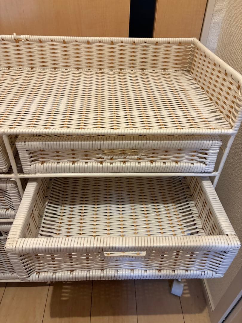 ⭐︎希少⭐︎ 北欧　ホワイトラタンチェスト　キャビネット　3段　6杯　キャリー付