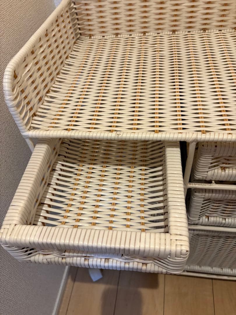 ⭐︎希少⭐︎ 北欧　ホワイトラタンチェスト　キャビネット　3段　6杯　キャリー付