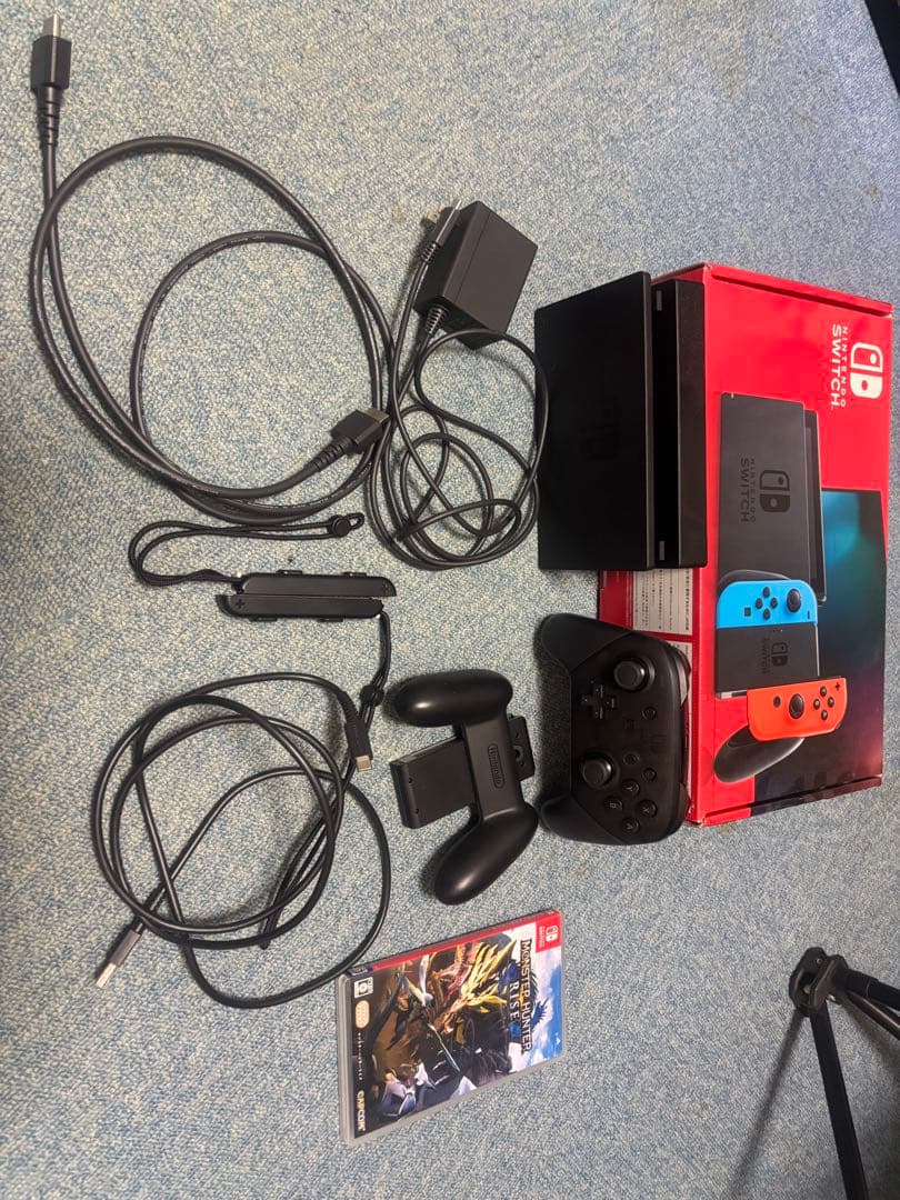 Nintendo Switch 本体 赤/青 付属品付き