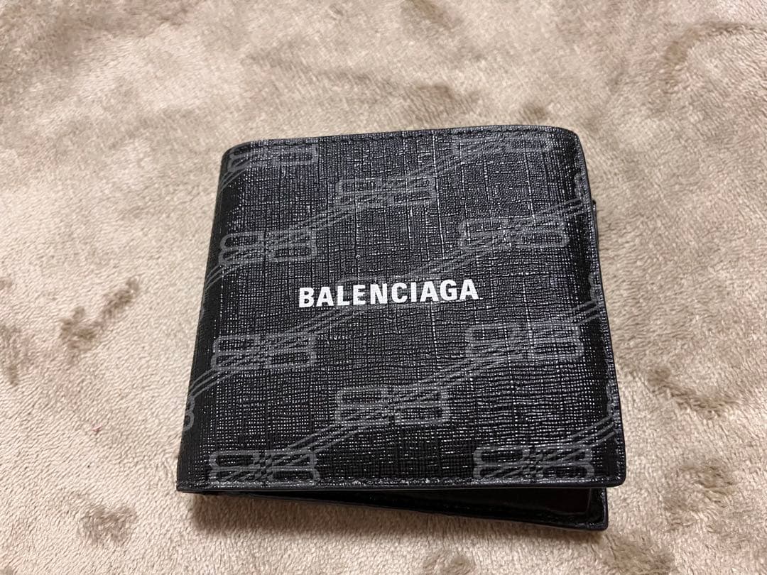【ベベ】BALENCIAGA ブラック 二つ折り財布Folded Coin