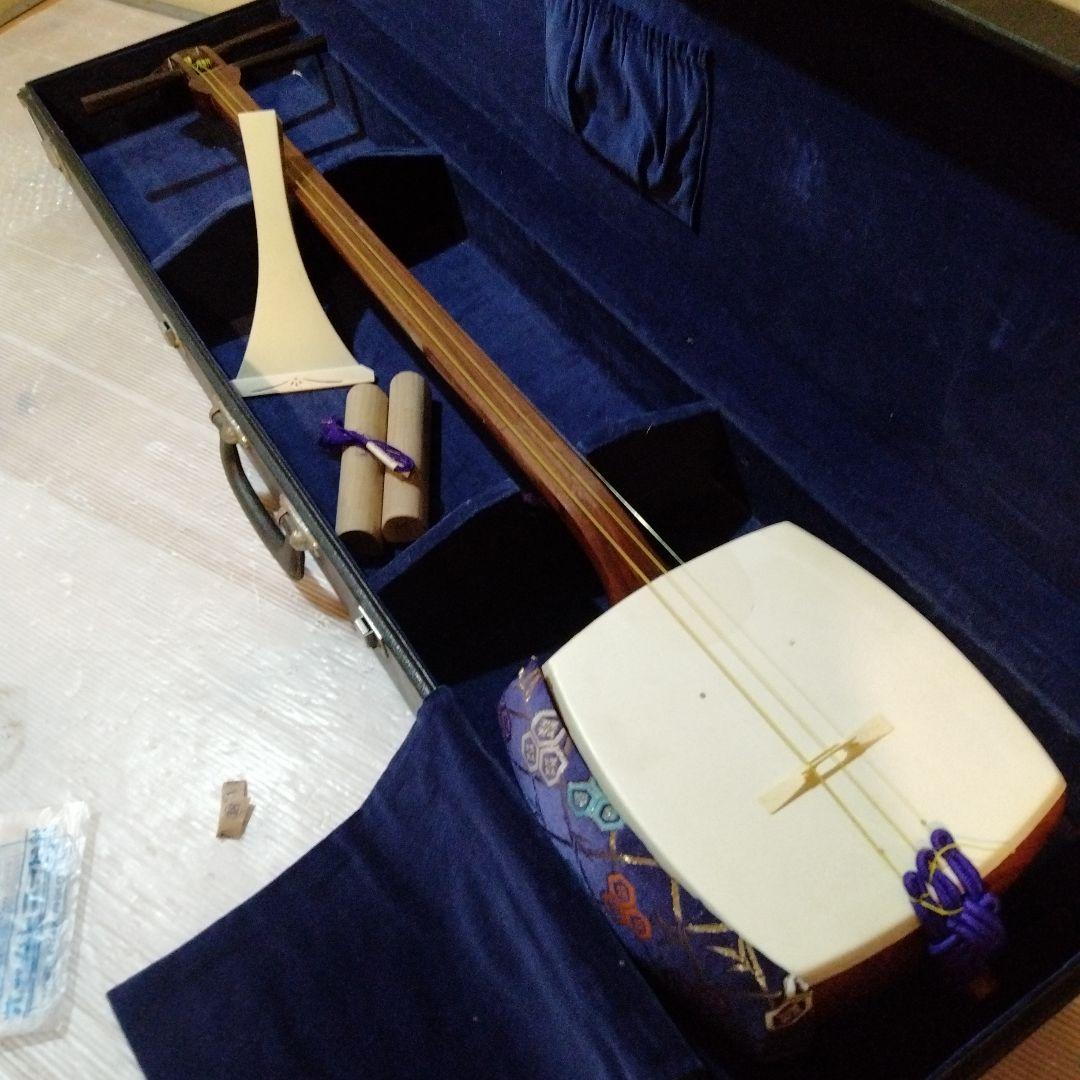 美品　三味線　　2.6cm ハードケース付き