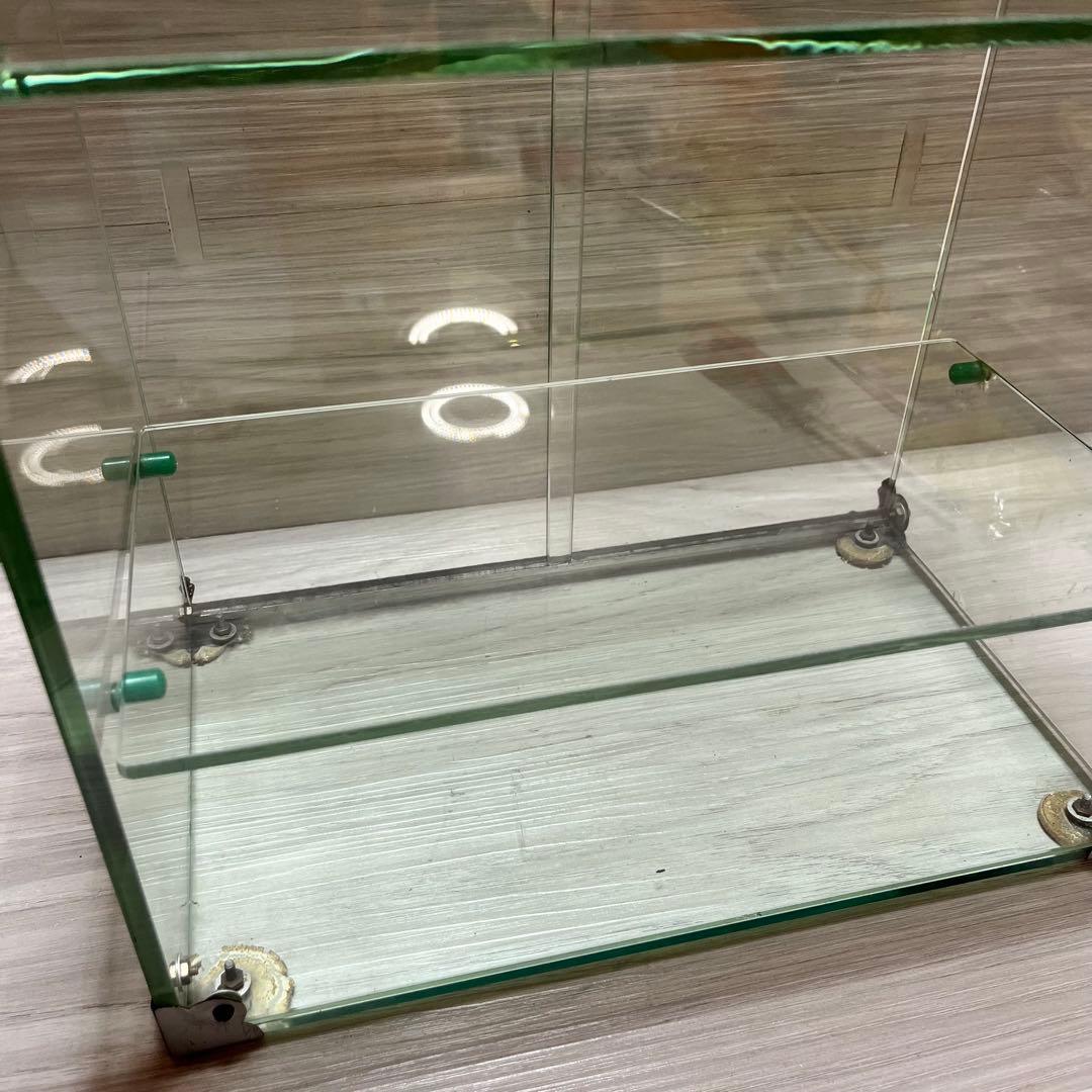 アンティーク　ガラスショーケース　グリーンガラス　３段ケース