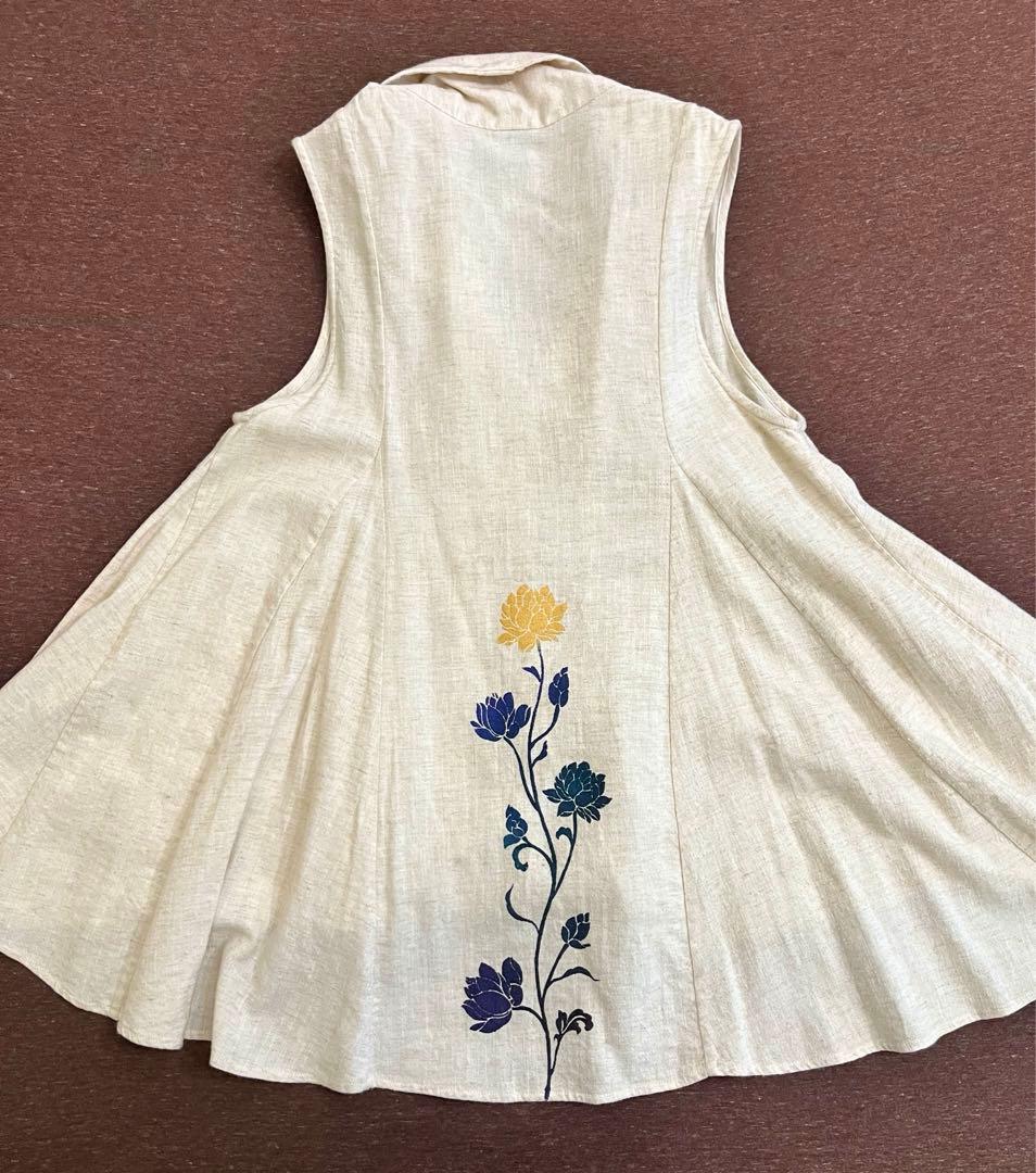 そそり立つ蓮ノースリーブワンピース