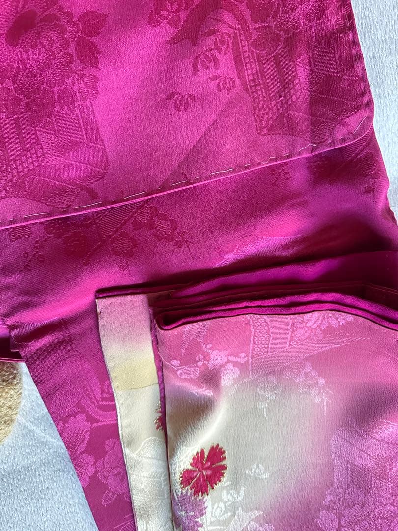 期間限定価格　臙脂色　アンティーク着物　色留袖　菖蒲　撫子