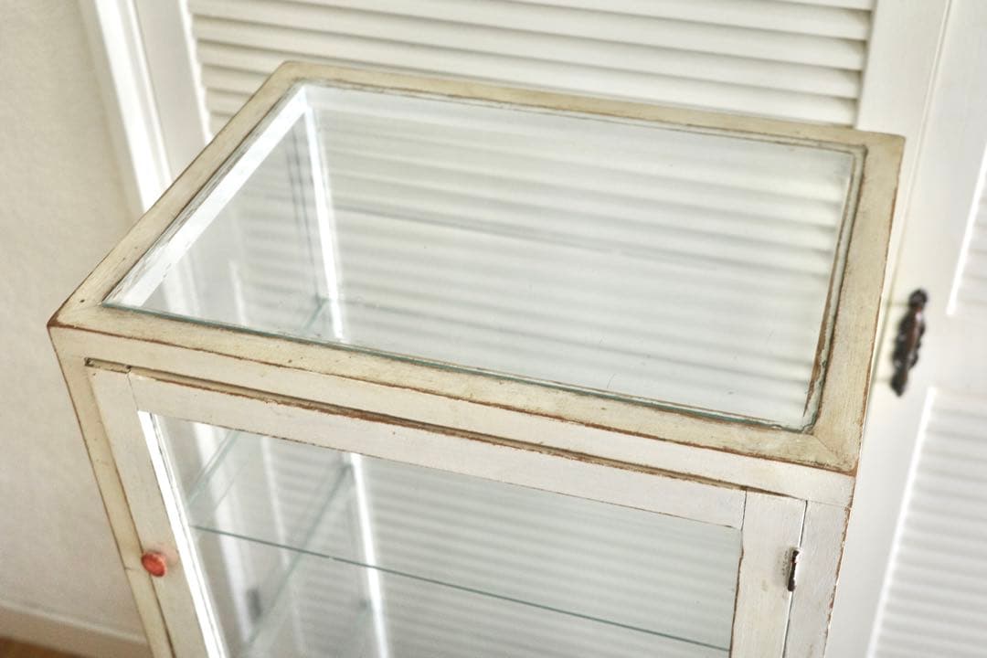 アンティーク ガラス キャビネット 飾り棚 4段 ホワイト