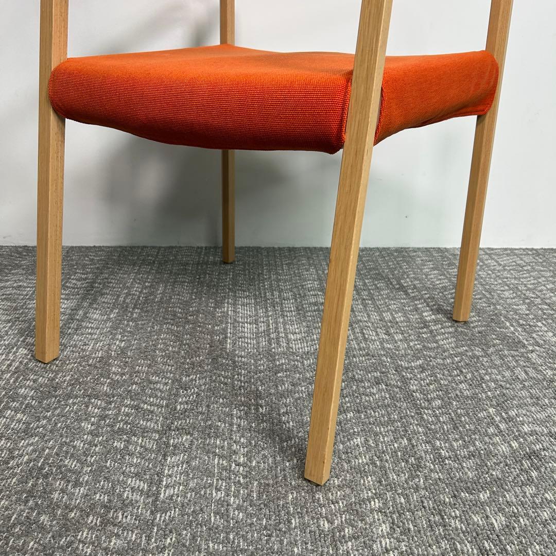 美品　arflex(アルフレックス) RINN,ダイニングチェア　オレンジ